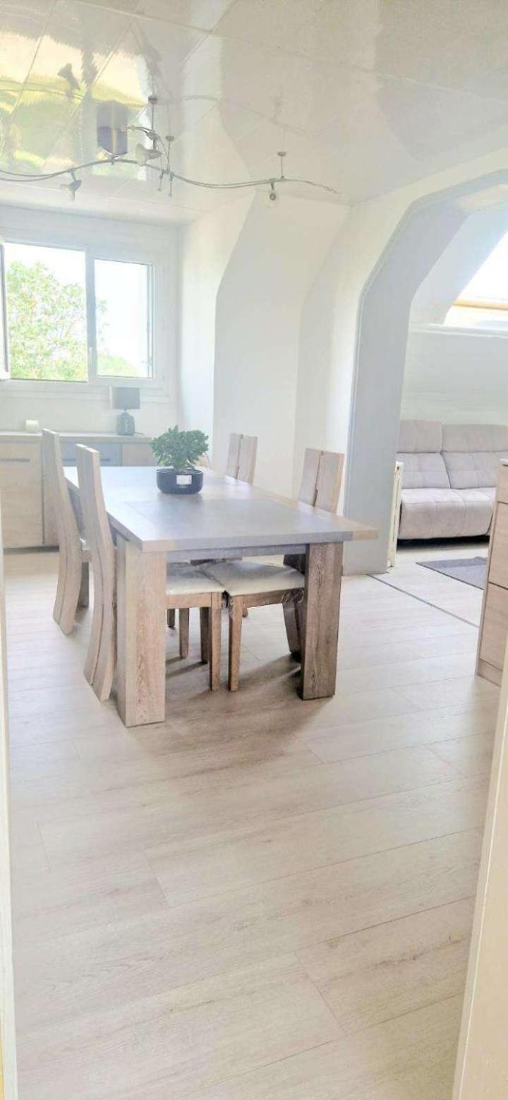 Le Trinidad Apartment Troyes Ngoại thất bức ảnh